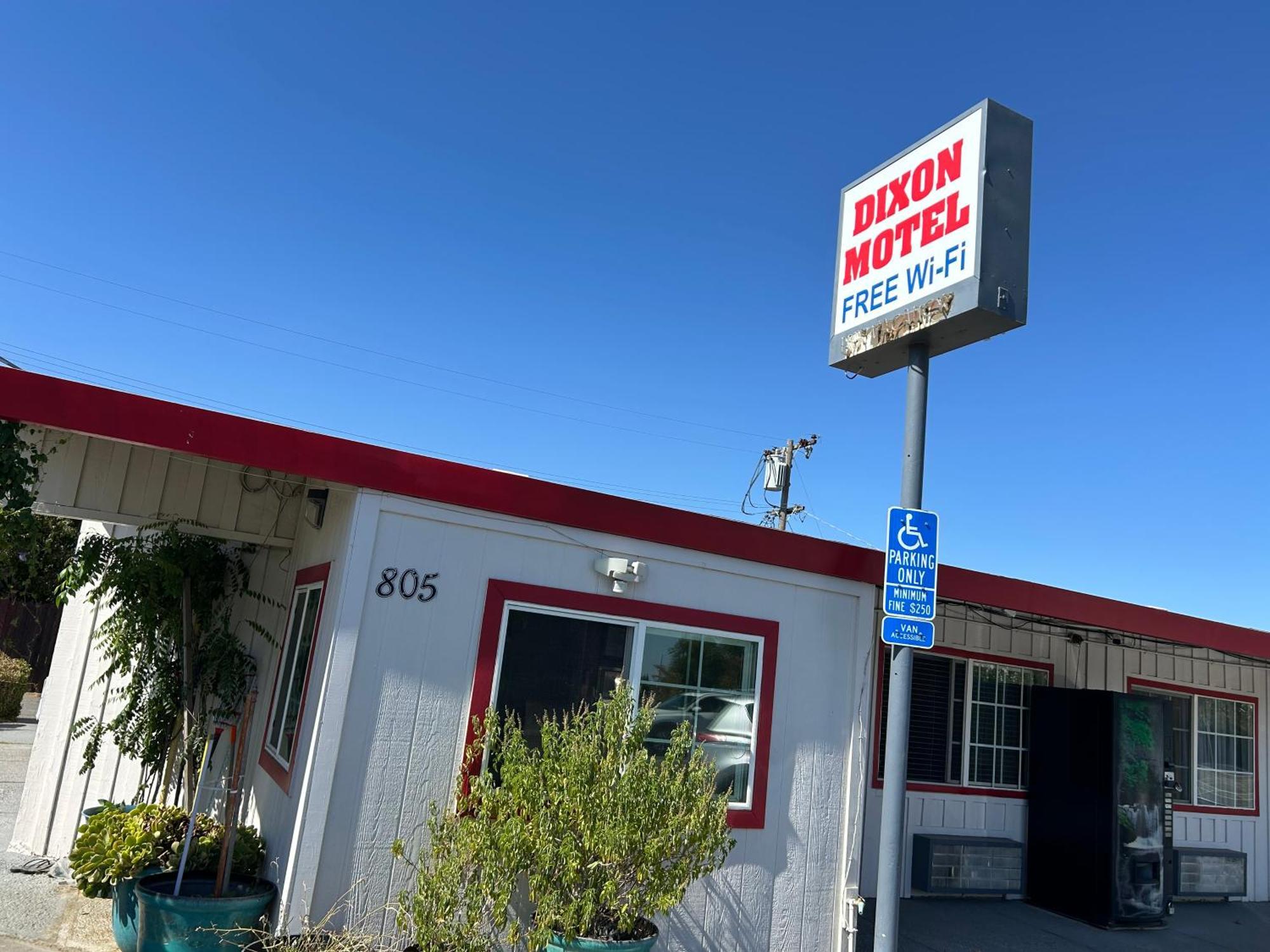 Dixon Motel Exterior foto